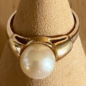 Classic 14K Yellow Gold Cultured Pearl Solitaire